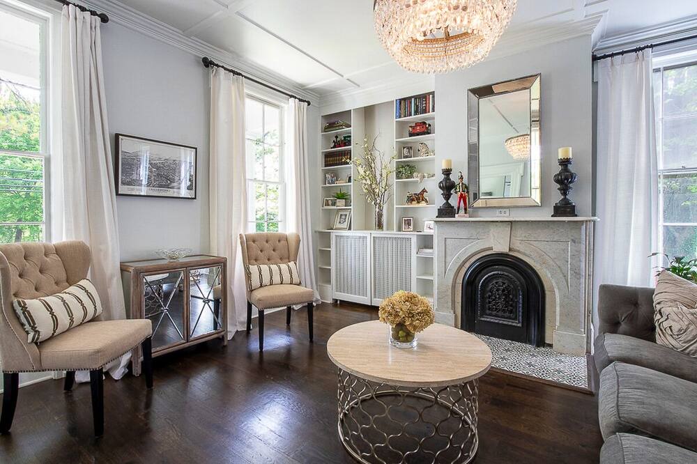 Photo of Livingroom in Saugerties