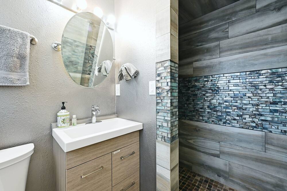 Photo of Bathroom in Manchaca