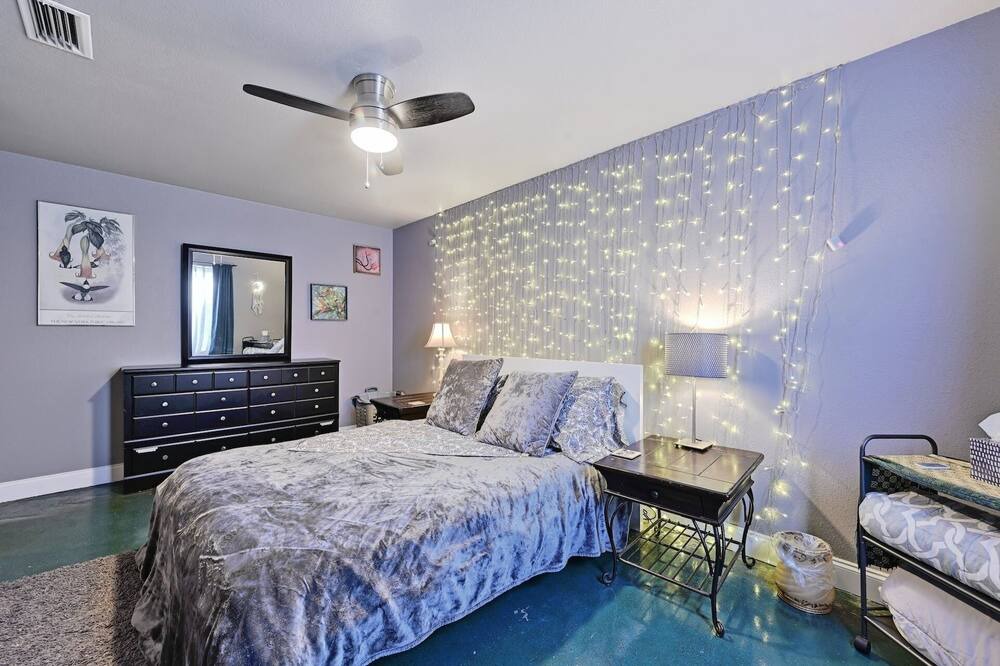 Photo of Bedroom in Manchaca