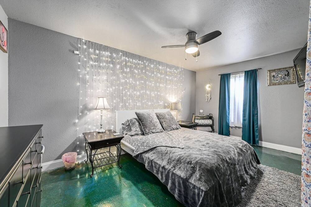 Photo of Bedroom in Manchaca