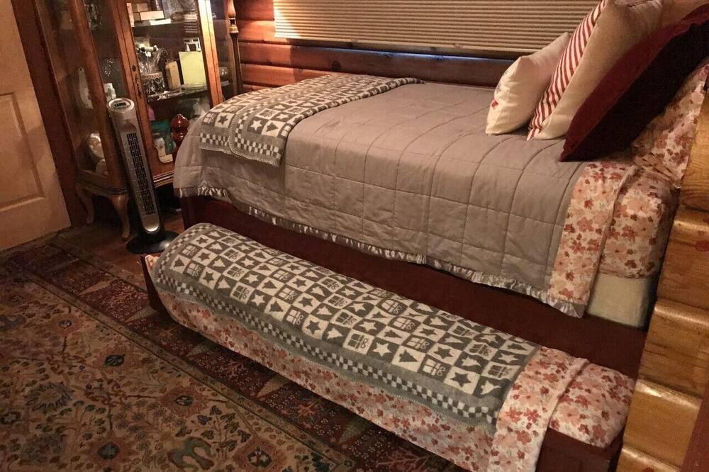 Photo of Bedroom in Loomis