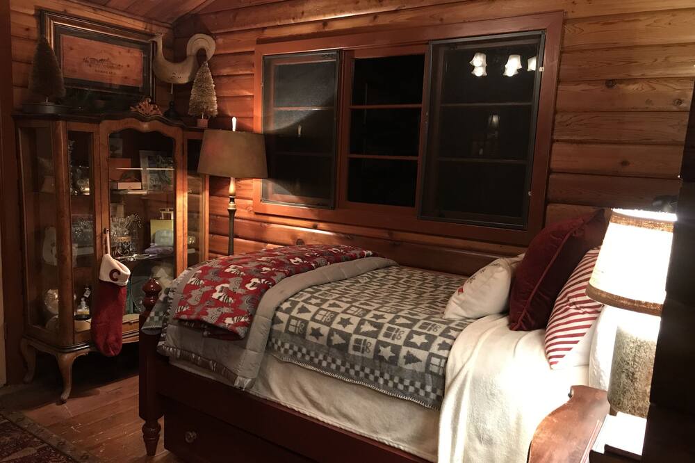 Photo of Bedroom in Loomis