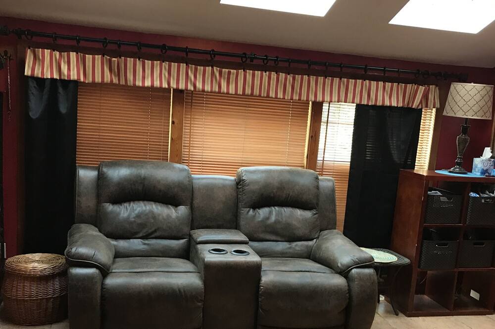 Photo of Livingroom in Oneonta