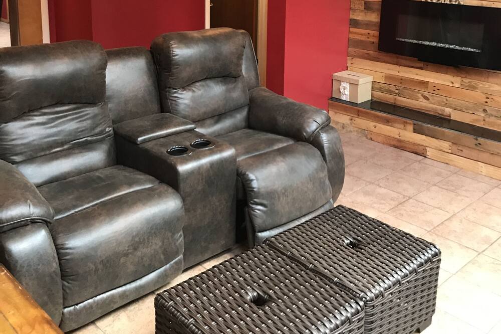 Photo of Livingroom in Oneonta