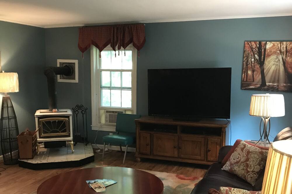 Photo of Bedroom in Oneonta