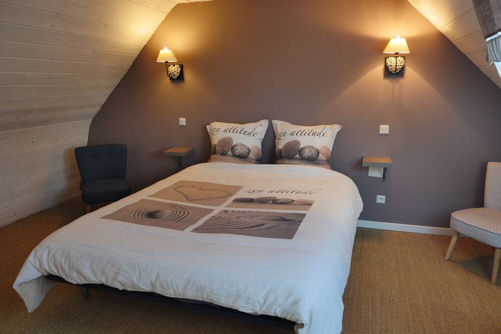 Photo of Bedroom in Saint-Pere