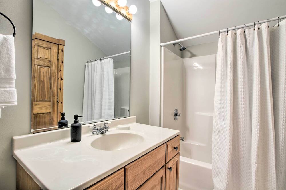 Photo of Bathroom in The Galena Territory