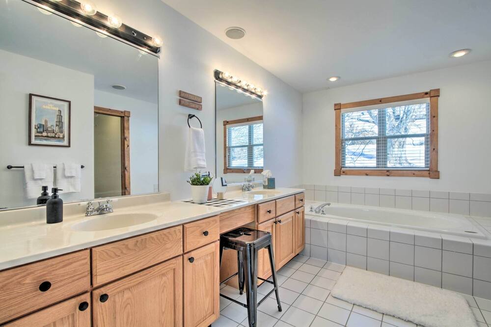 Photo of Bathroom in The Galena Territory