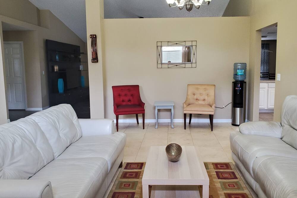 Photo of Livingroom in Deltona Lakes