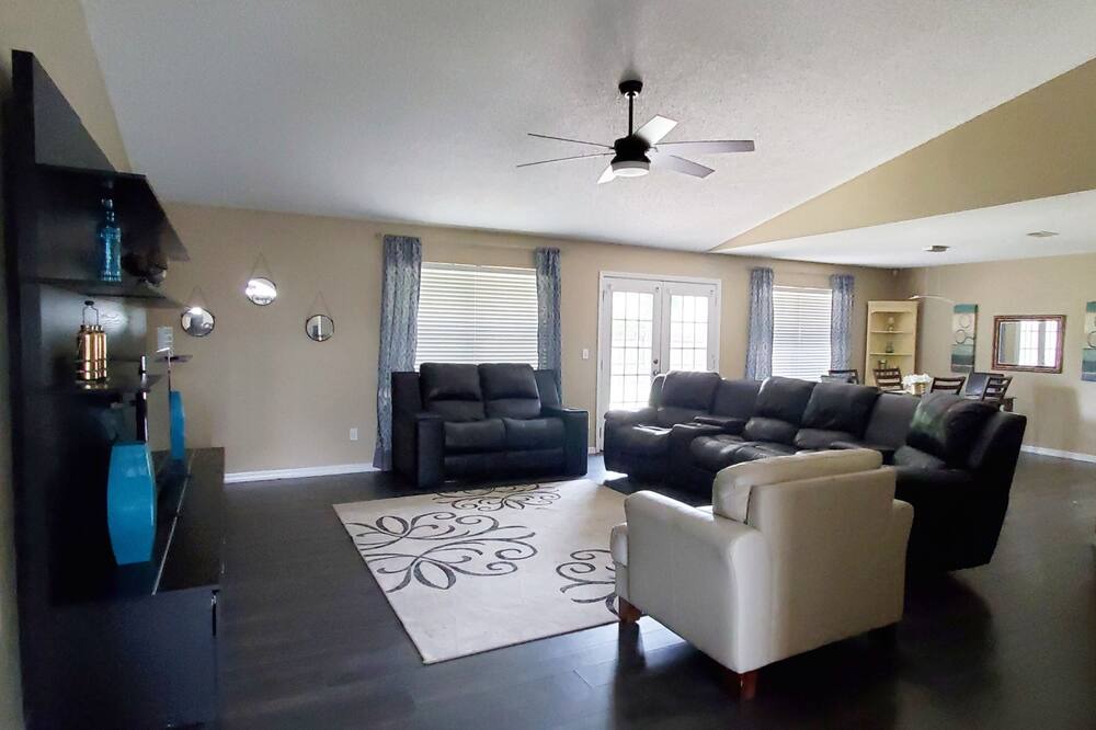 Photo of Livingroom in Deltona Lakes