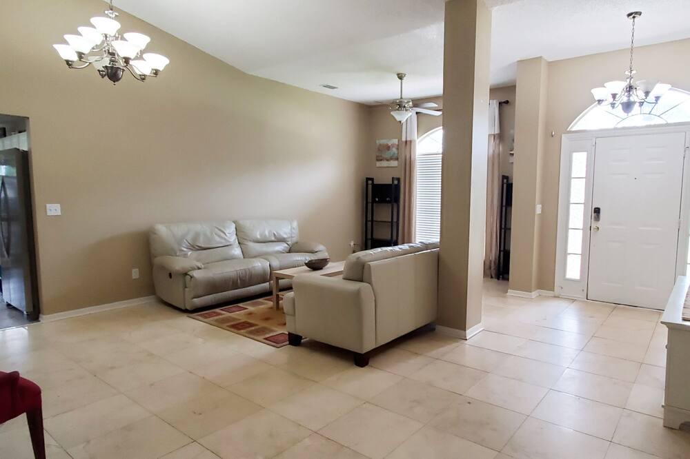 Photo of Livingroom in Deltona Lakes