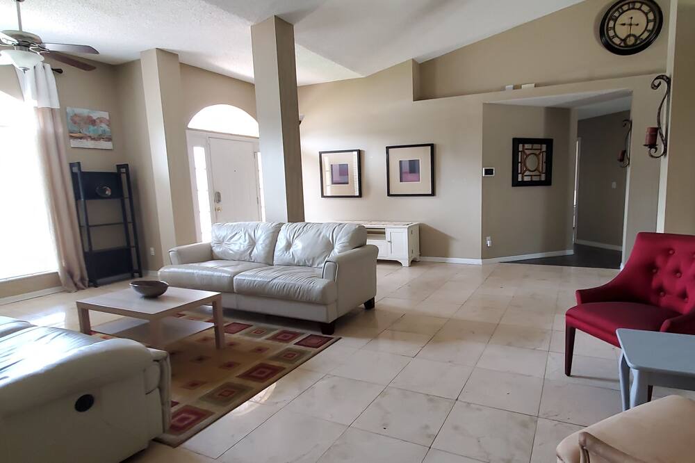Photo of Livingroom in Deltona Lakes