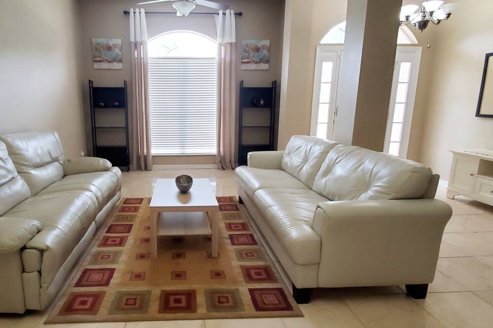 Photo of Livingroom in Deltona Lakes