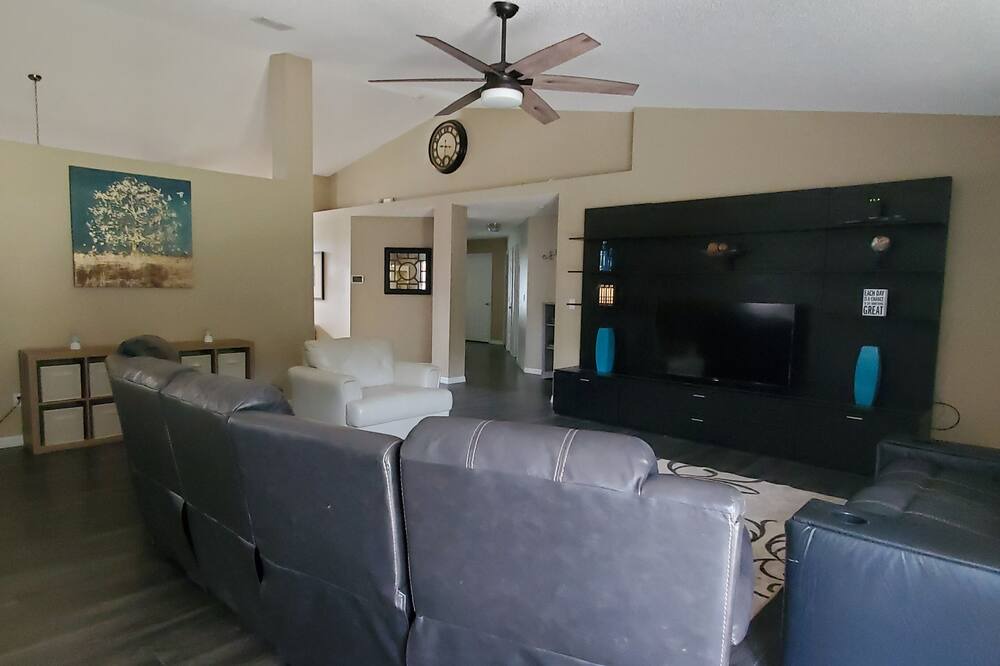 Photo of Livingroom in Deltona Lakes