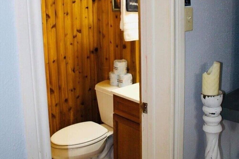Photo of Bathroom in Avinger