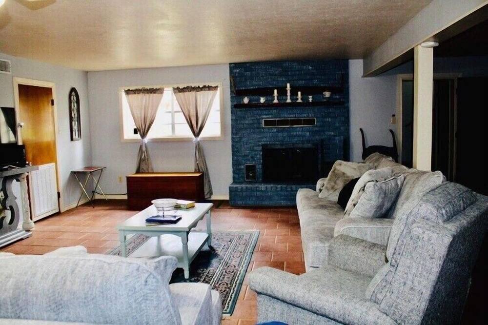 Photo of Bedroom in Avinger