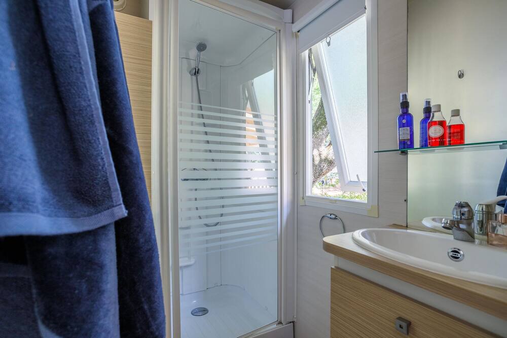 Photo of Bathroom in L'Aiguillon-sur-Vie
