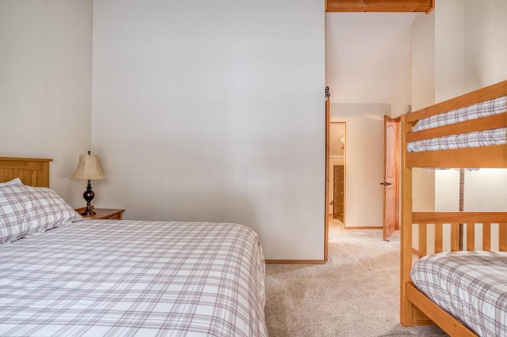 Photo of Bedroom in Sunriver