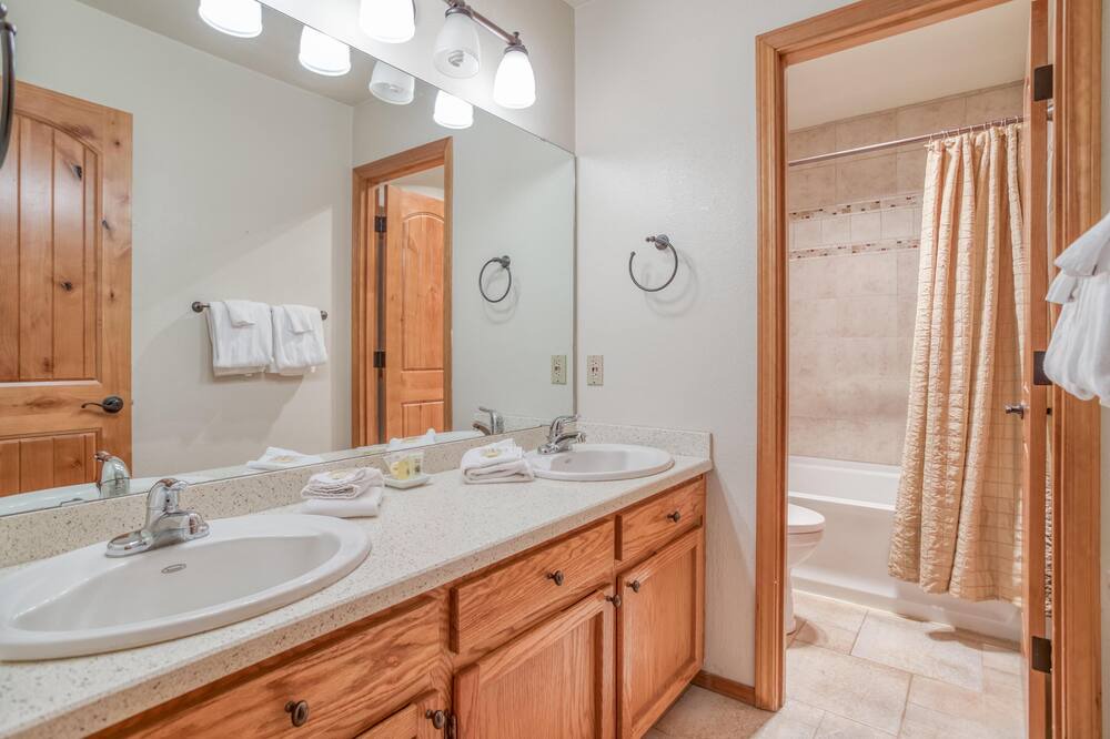 Photo of Bathroom in Sunriver
