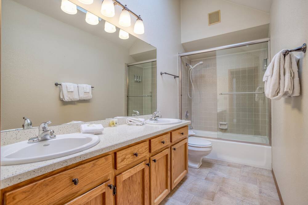 Photo of Bathroom in Sunriver