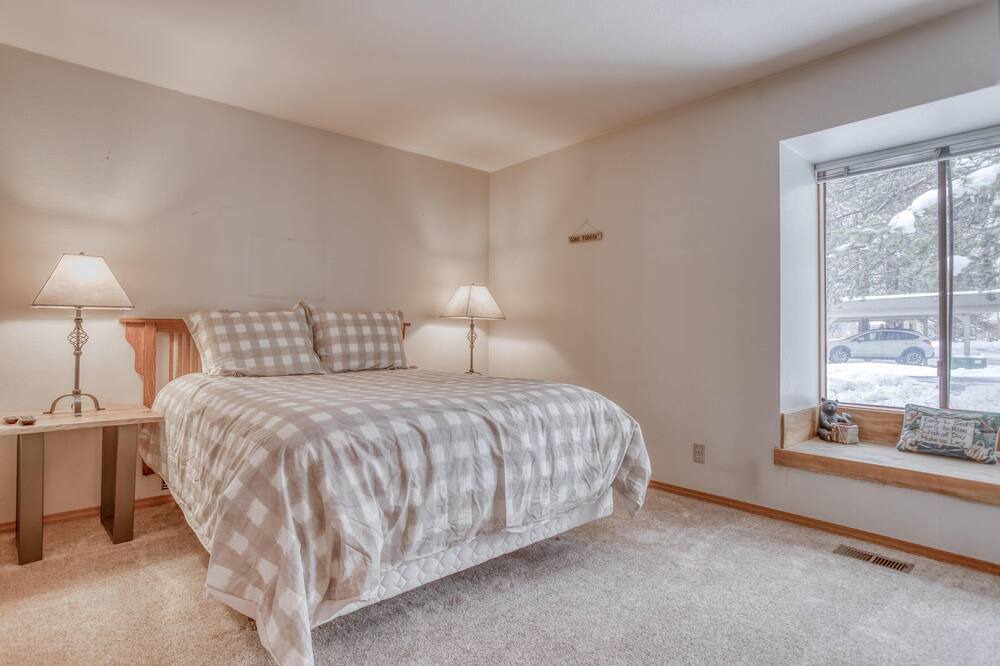 Photo of Bedroom in Sunriver