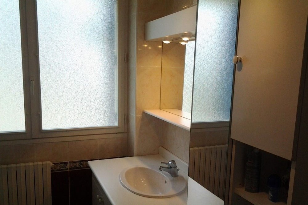 Photo of Bathroom in Angles