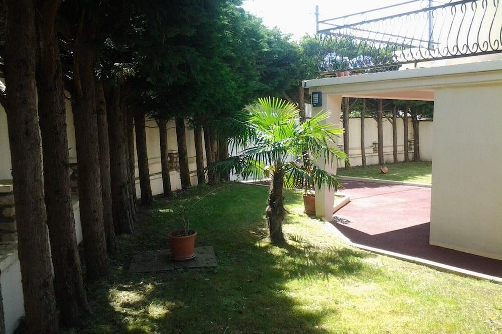 Photo of Outdoor in Angles