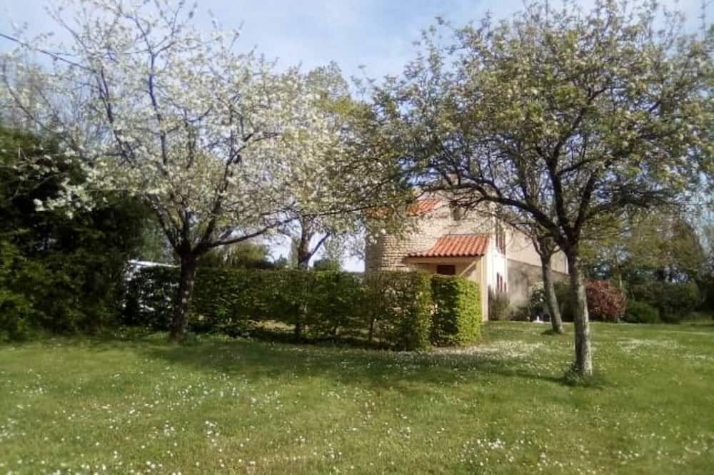 Photo of Outdoor in Saint-Aubin-la-Plaine
