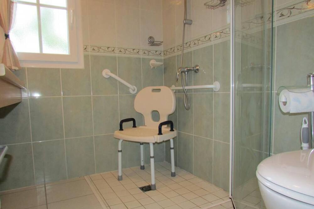 Photo of Bathroom in La Garnache