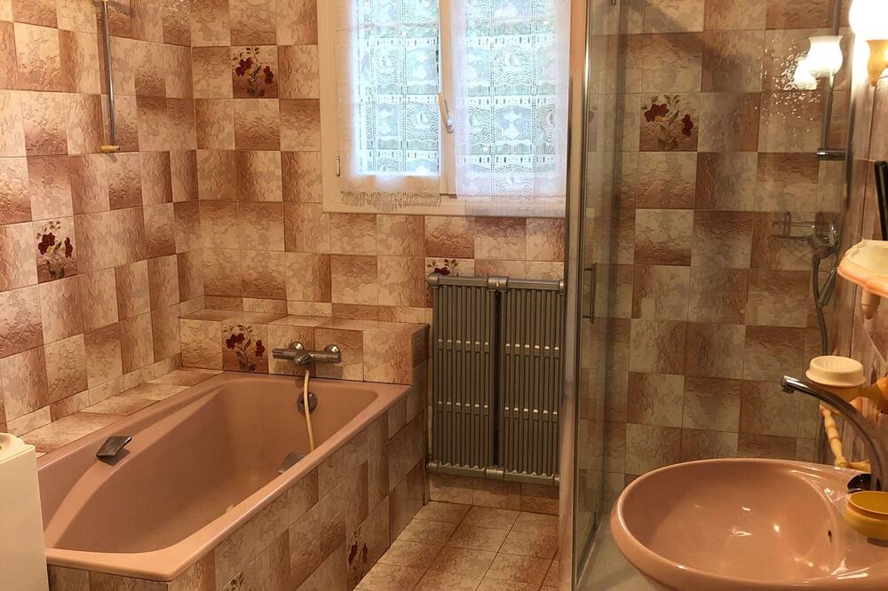 Photo of Bathroom in Rosnay