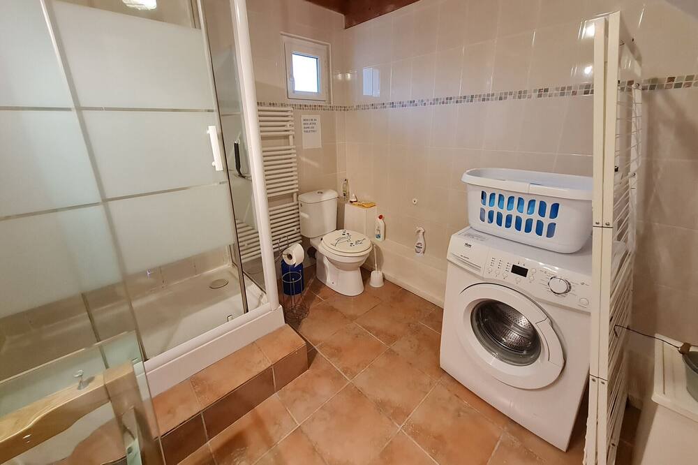 Photo of Bathroom in Saint-Michel-en-l'Herm