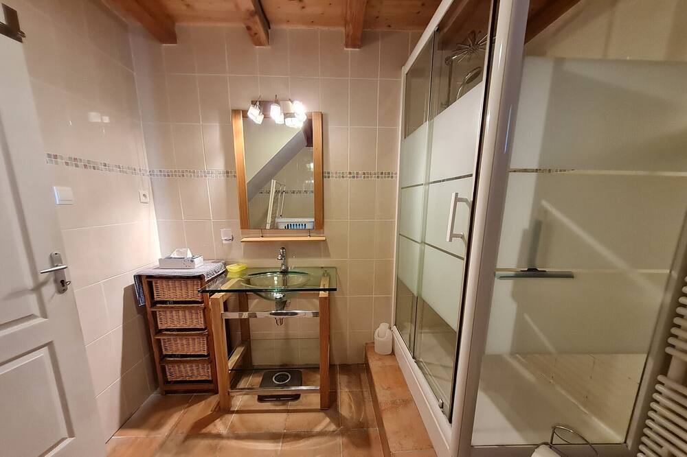 Photo of Bathroom in Saint-Michel-en-l'Herm
