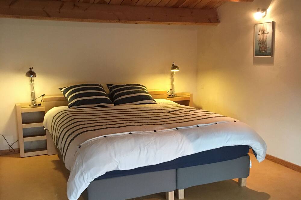 Photo of Bedroom in Saint-Michel-en-l'Herm