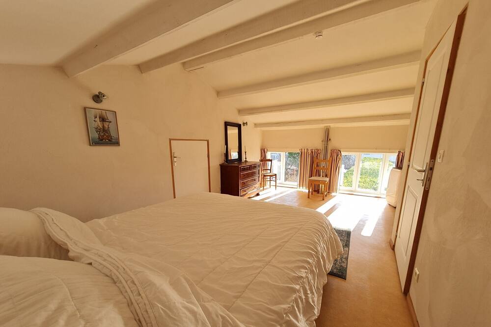 Photo of Bedroom in Saint-Michel-en-l'Herm