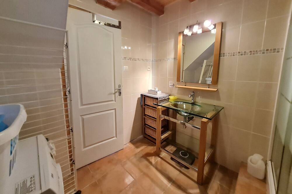 Photo of Bathroom in Saint-Michel-en-l'Herm