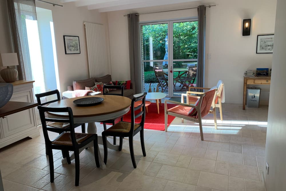 Photo of Livingroom in Fougere