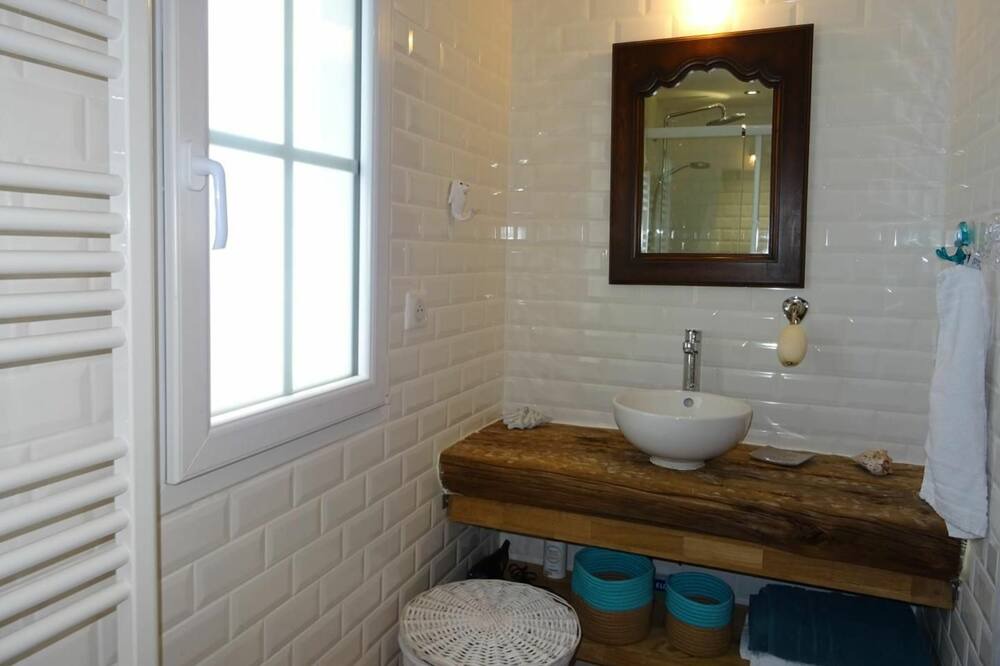 Photo of Bathroom in Fromentine