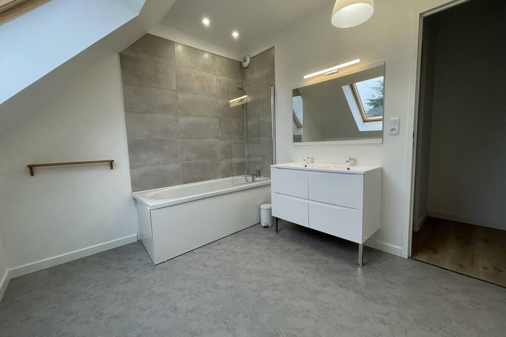 Photo of Bathroom in Esvres