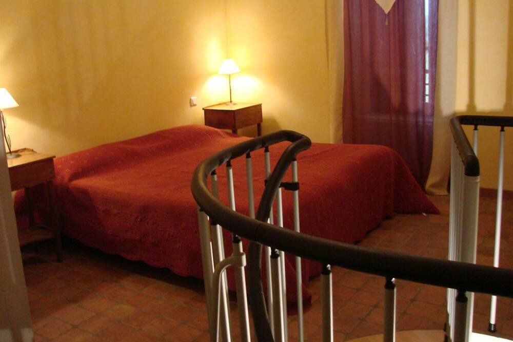 Photo of Bedroom in Martrin