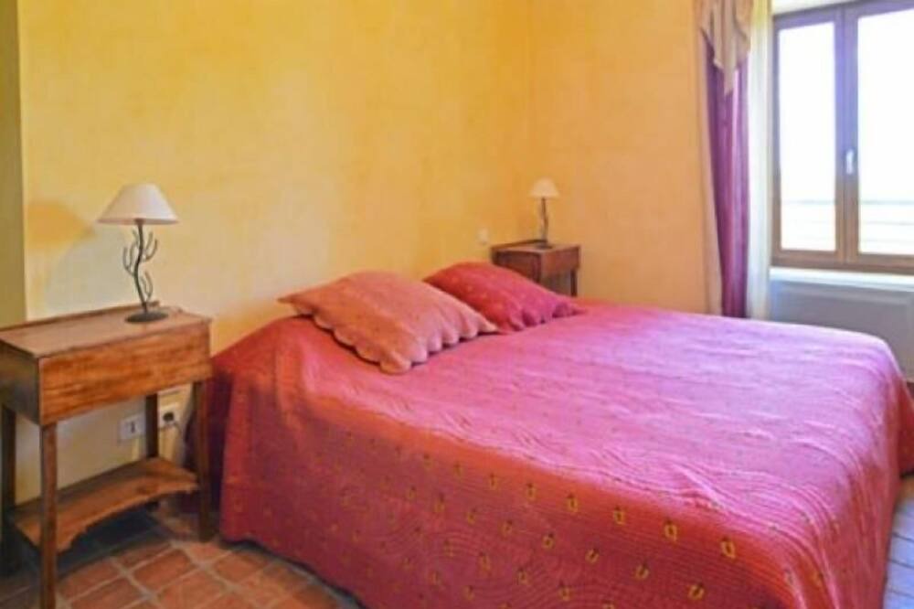 Photo of Bedroom in Martrin