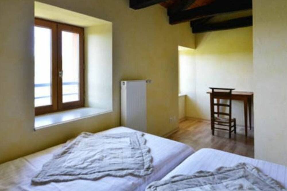 Photo of Bedroom in Martrin