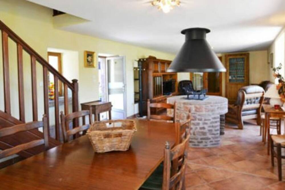 Photo of Livingroom in Martrin