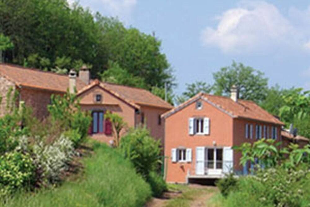 Photo of Outdoor in Martrin