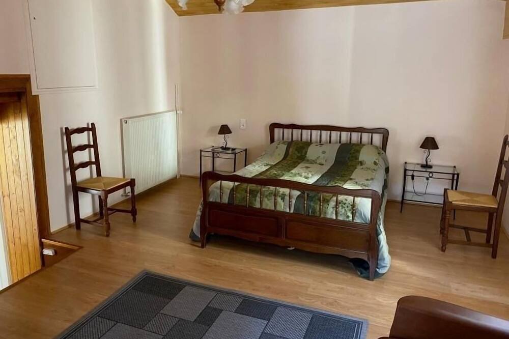 Photo of Bedroom in Trejouls