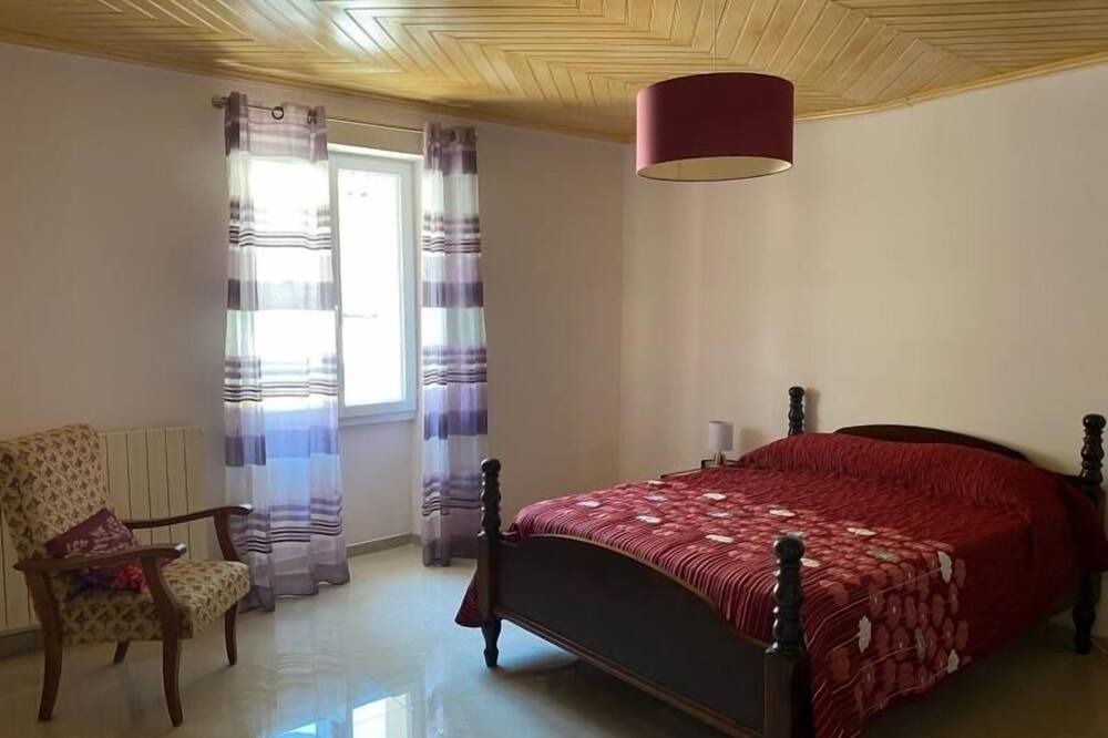 Photo of Bedroom in Trejouls