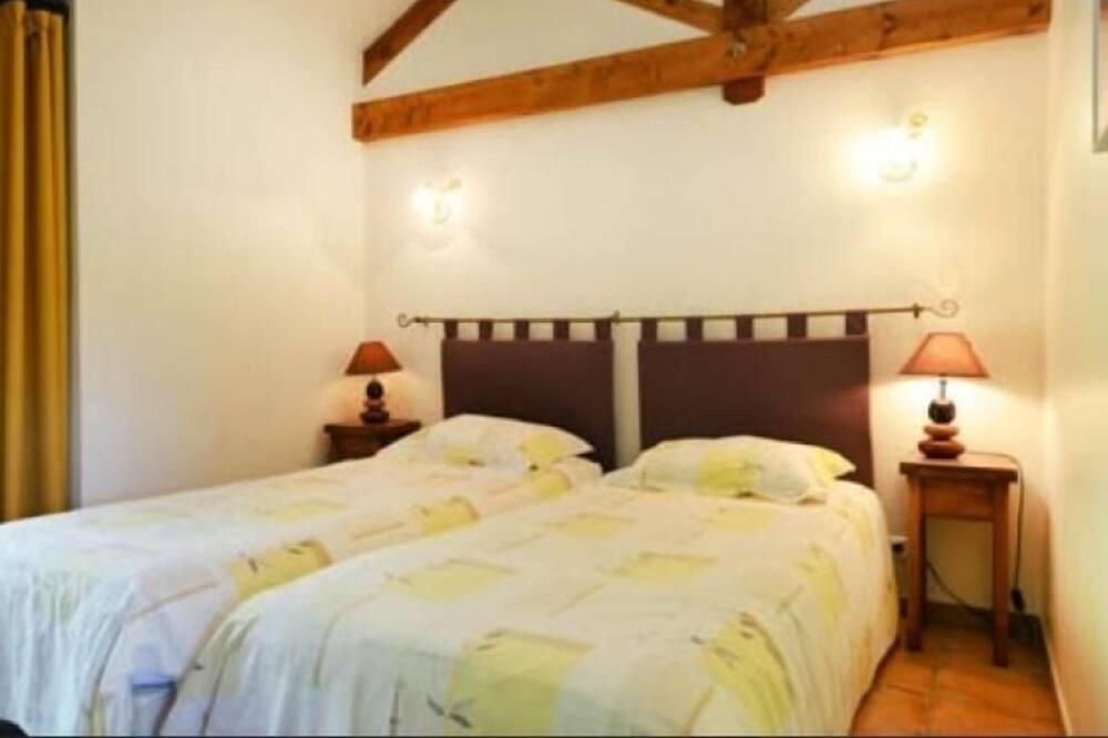 Photo of Bedroom in Martrin