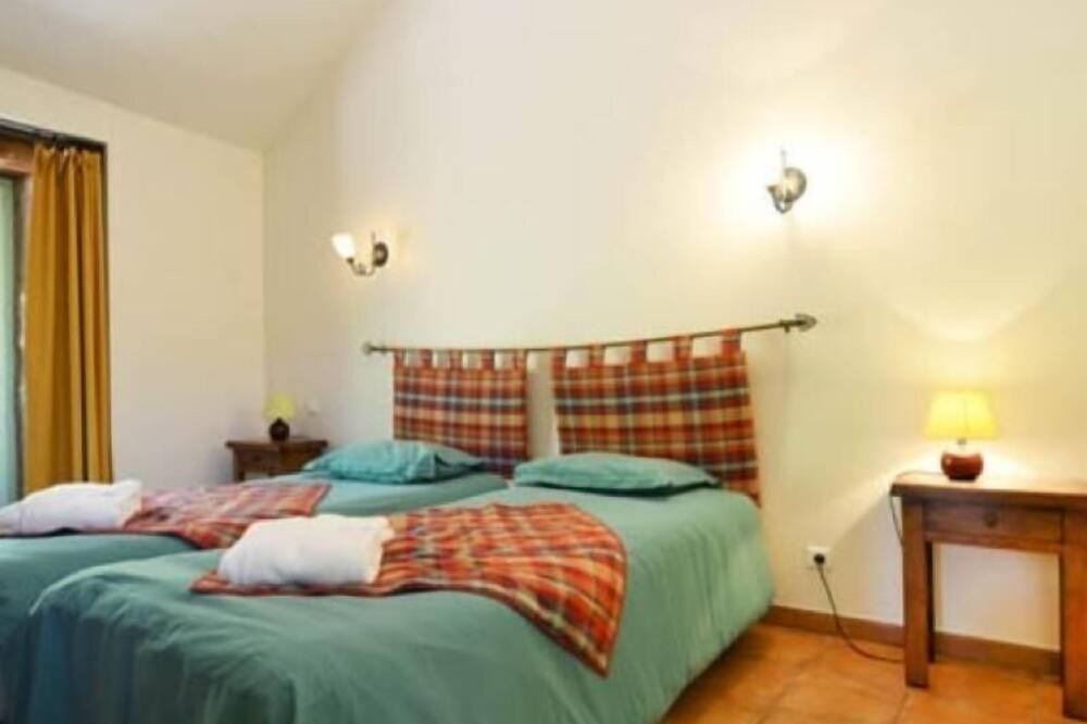 Photo of Bedroom in Martrin