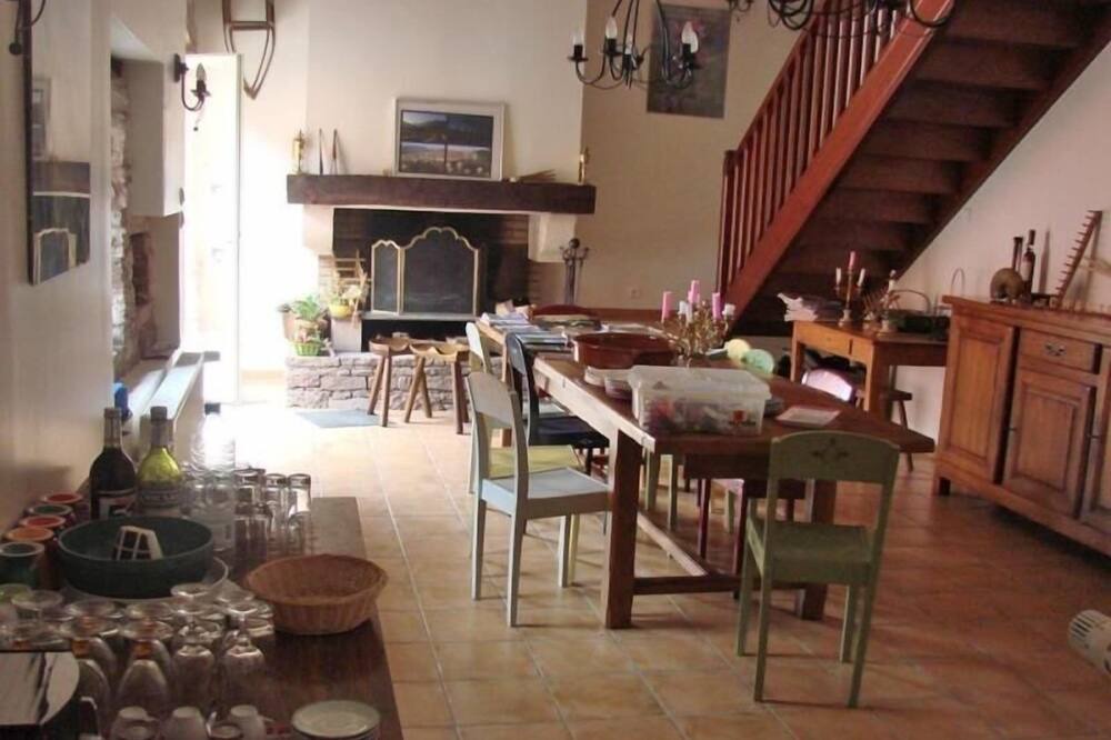 Photo of Livingroom in Martrin