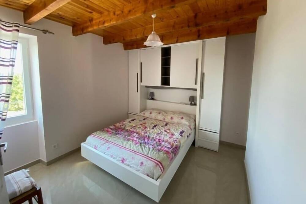 Photo of Bedroom in Trejouls
