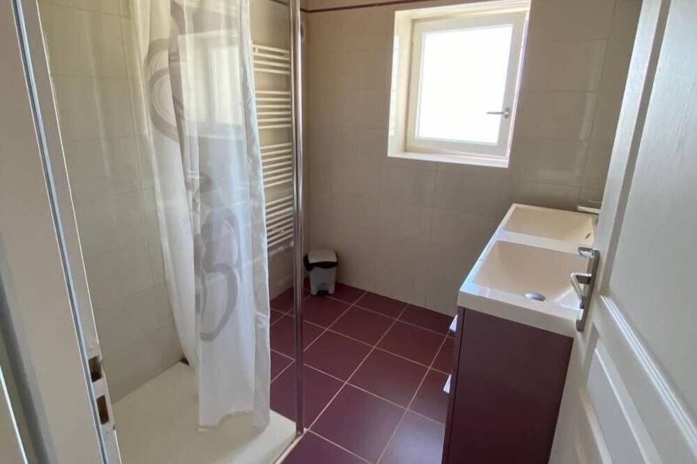 Photo of Bathroom in Trejouls